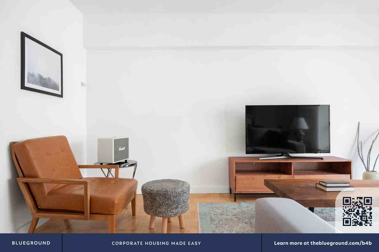 300 East 51st Street - Photo 6 of 26