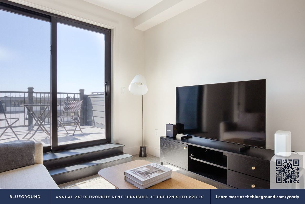 353 E 8th St #871 - Photo 4 of 18