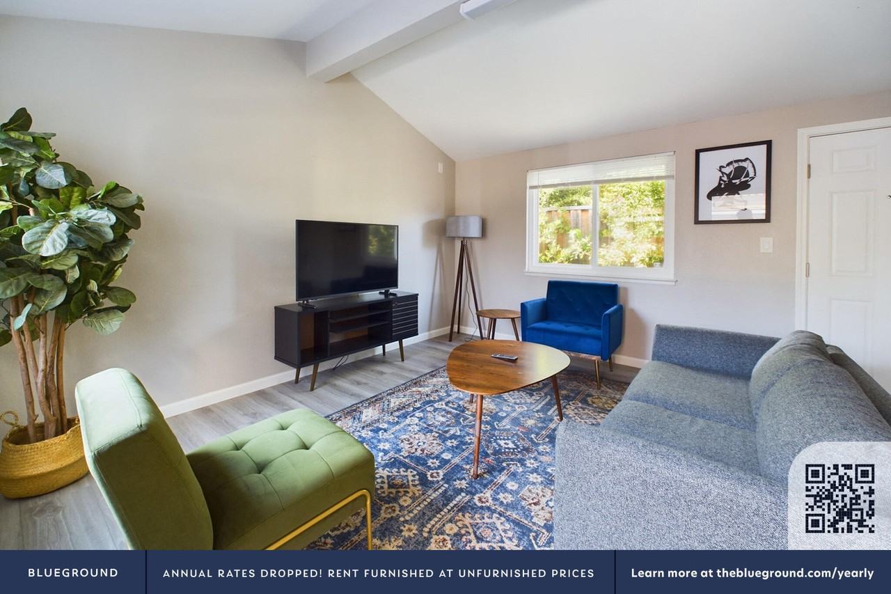 5313 Avenida Almendros #1506 - Photo 3 of 24