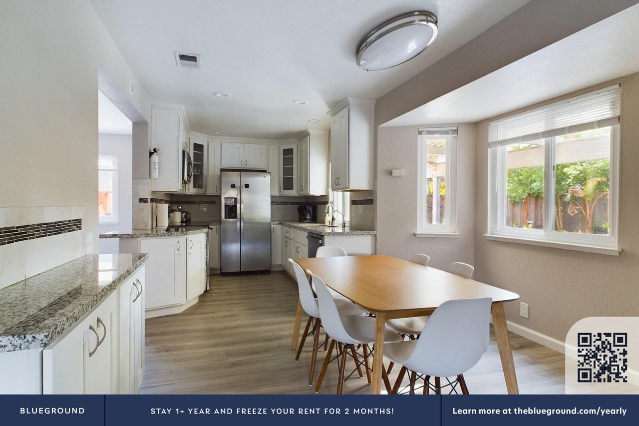 5313 Avenida Almendros #1506 - Photo 7 of 24