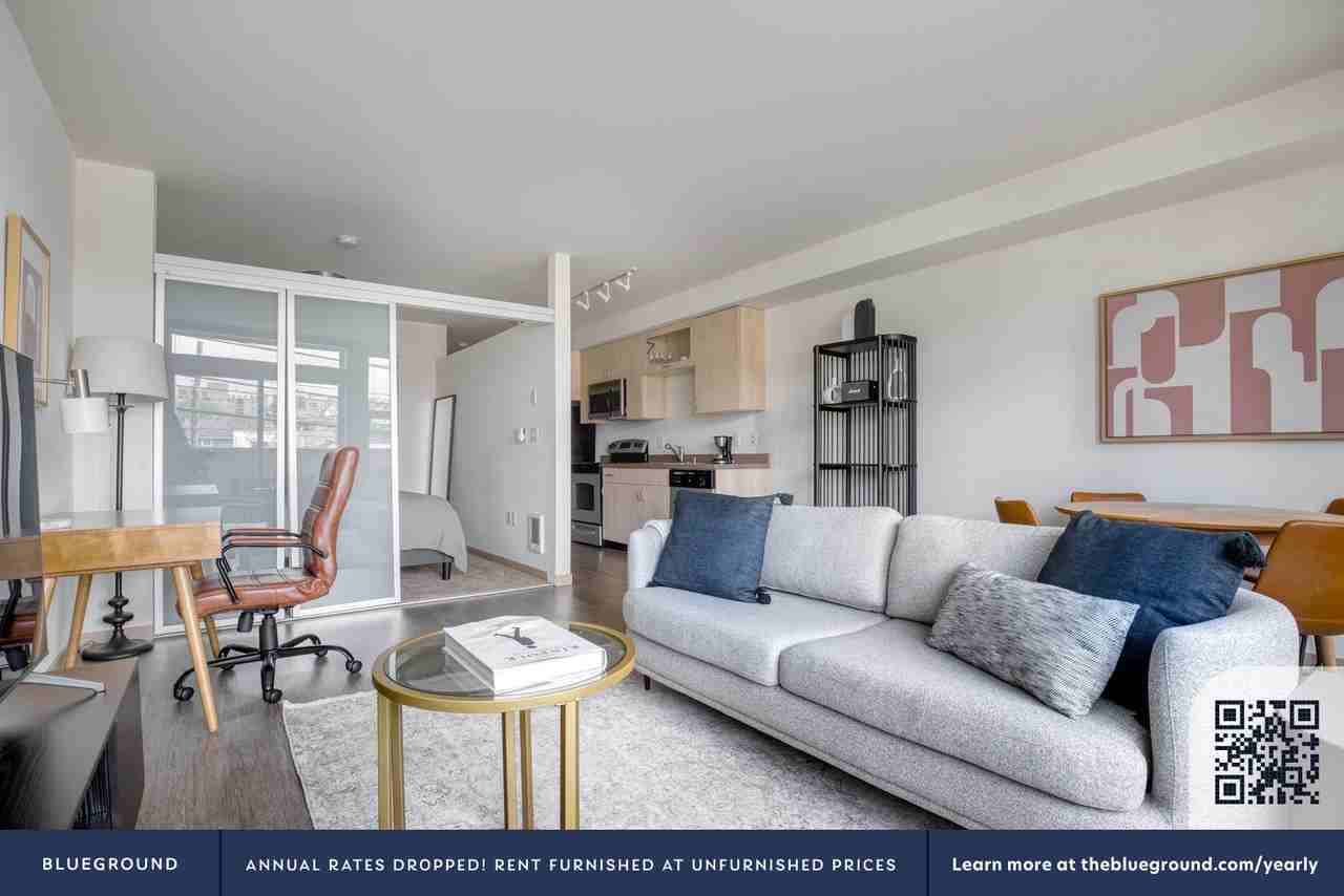 3920 Stone Way North - Photo 4 of 38