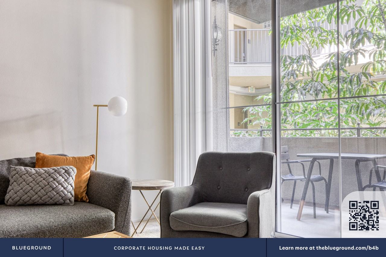 2245 South Beverly Glen Boulevard - Photo 6 of 49