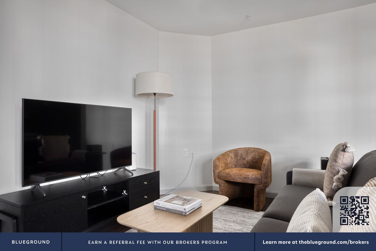 632 Massachusetts Avenue - Photo 5 of 26