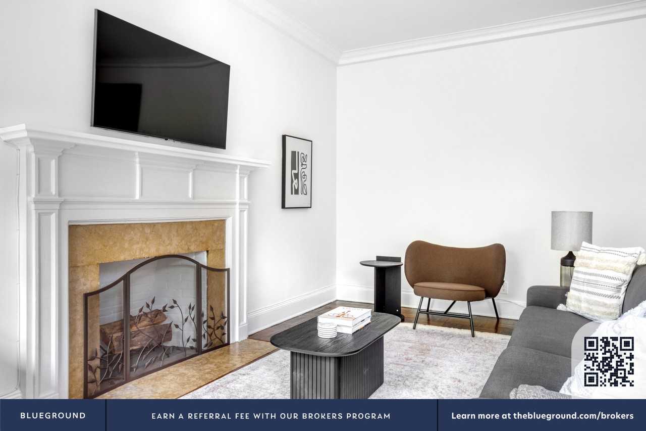 952 5th Avenue - Photo 5 of 22