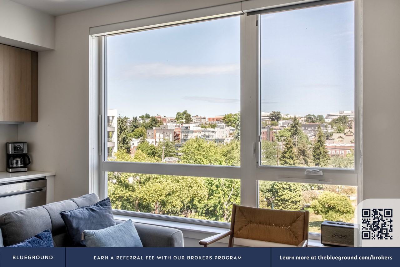 1819 Nagle Place - Photo 5 of 31