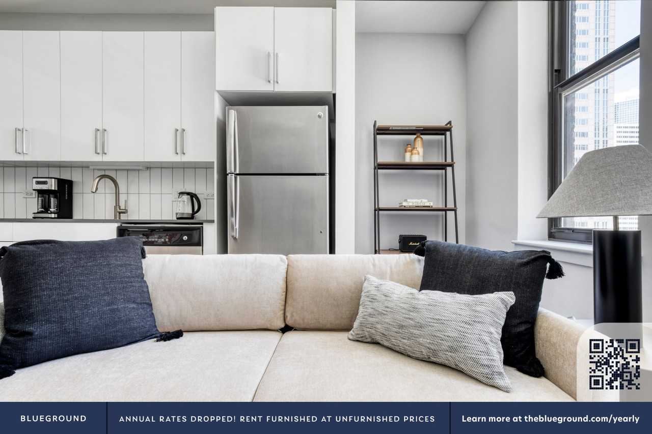 330 S Wells St #670 - Photo 4 of 36