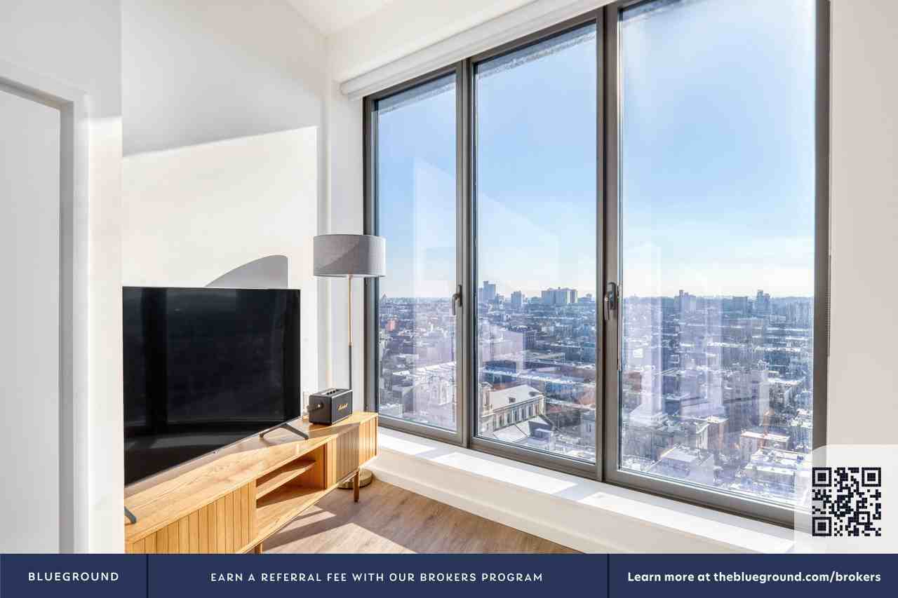 545 Vanderbilt Avenue - Photo 4 of 43