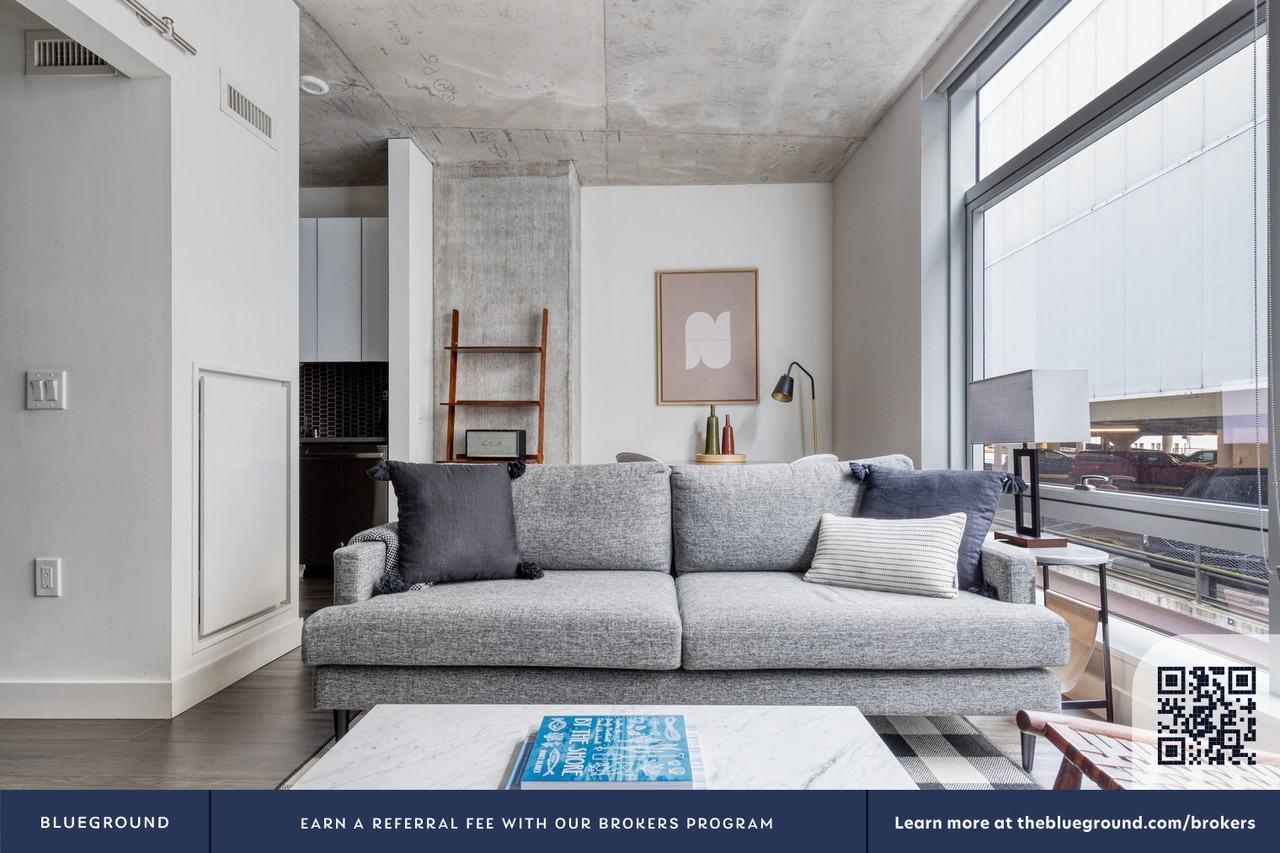 1600 2nd Avenue - Photo 4 of 36