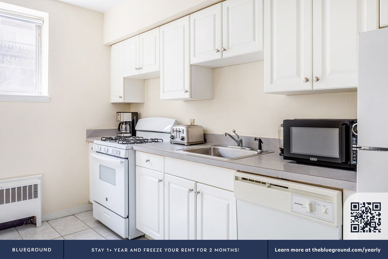 45 Green St #444 - Photo 7 of 17