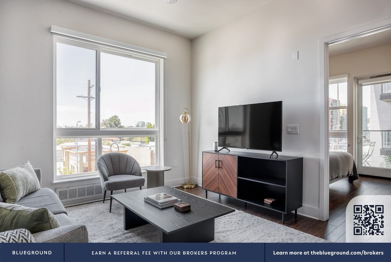 3644 Overland Avenue - Photo 5 of 53