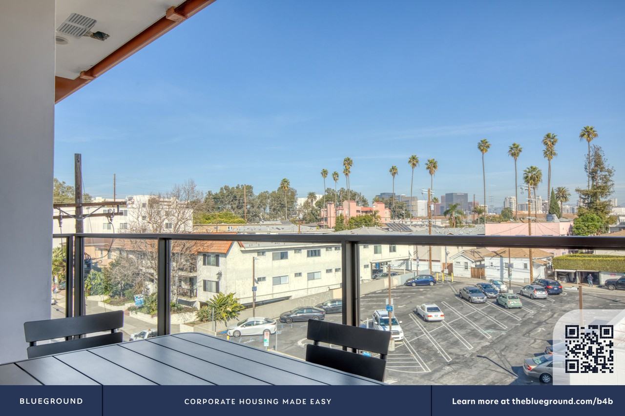 1539 Purdue Ave #612 - Photo 5 of 35