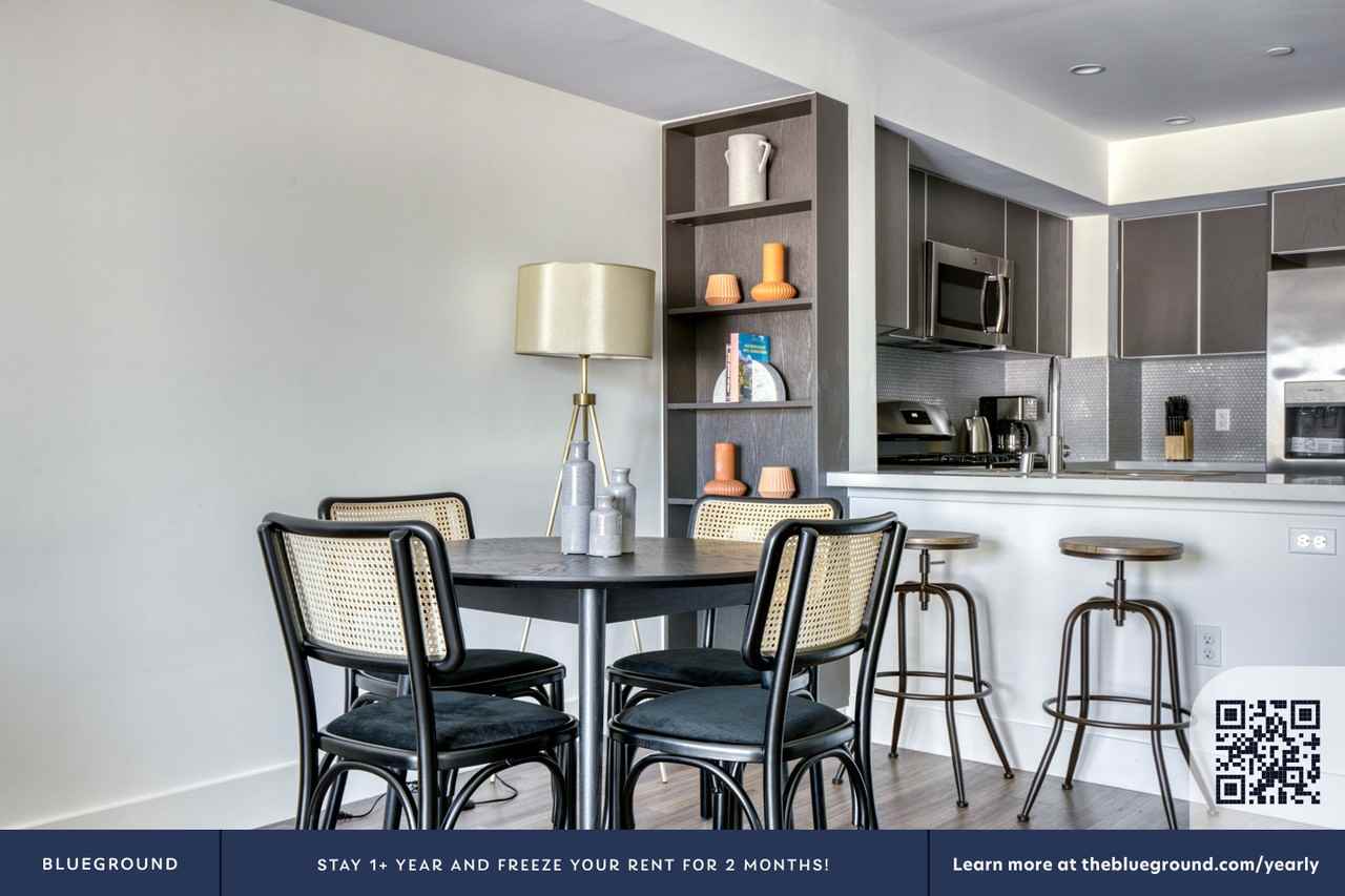 1539 Purdue Ave #612 - Photo 7 of 35