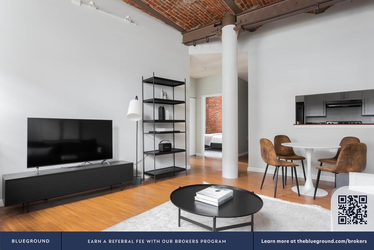 1220 Adams Street - Photo 5 of 55