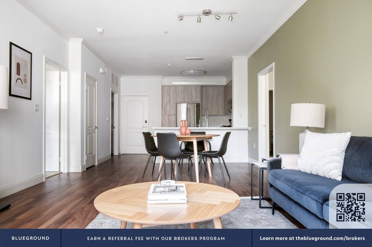 5710 Crescent Park East - Photo 5 of 41