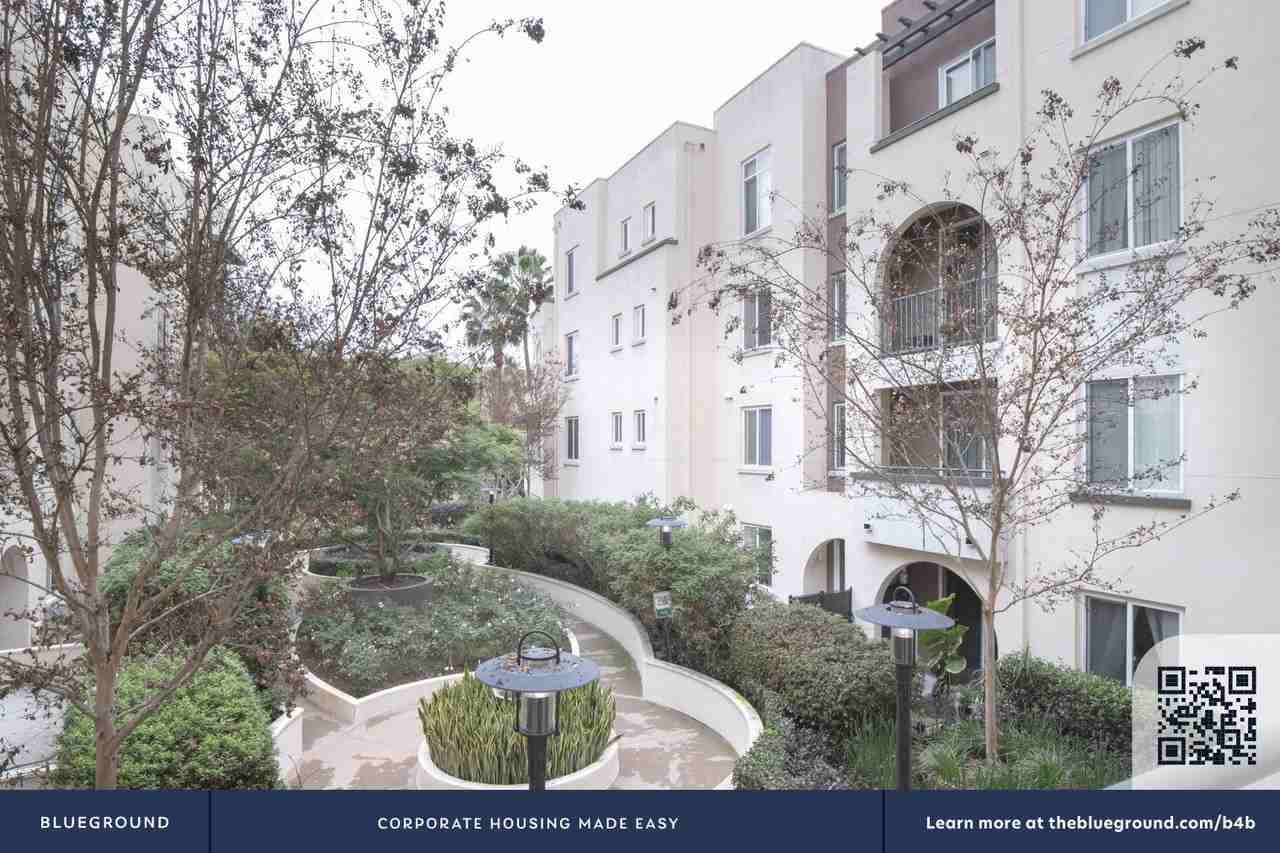 5710 Crescent Park East - Photo 6 of 41