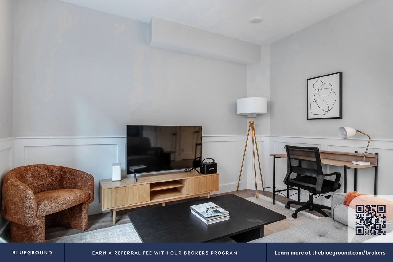 300 Somerville Avenue - Photo 4 of 36