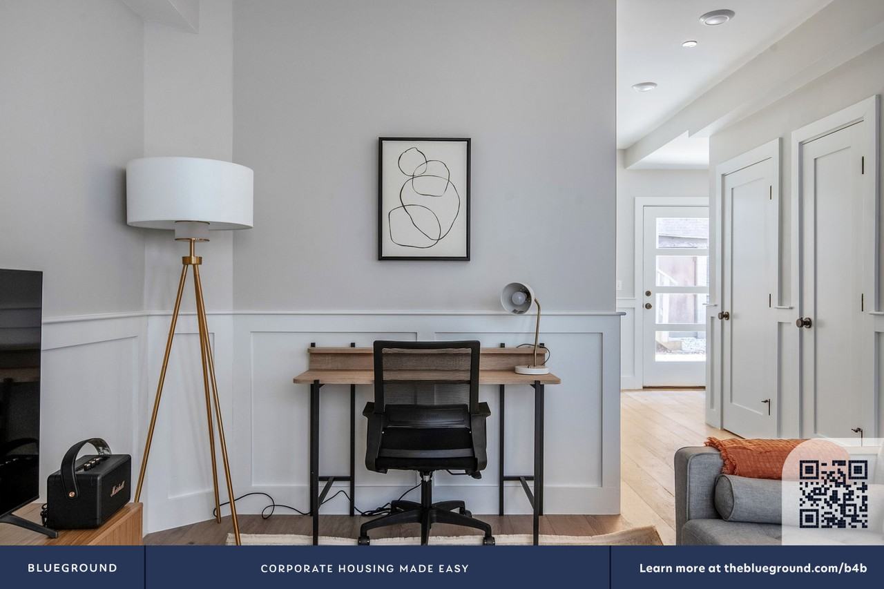 300 Somerville Avenue - Photo 5 of 36