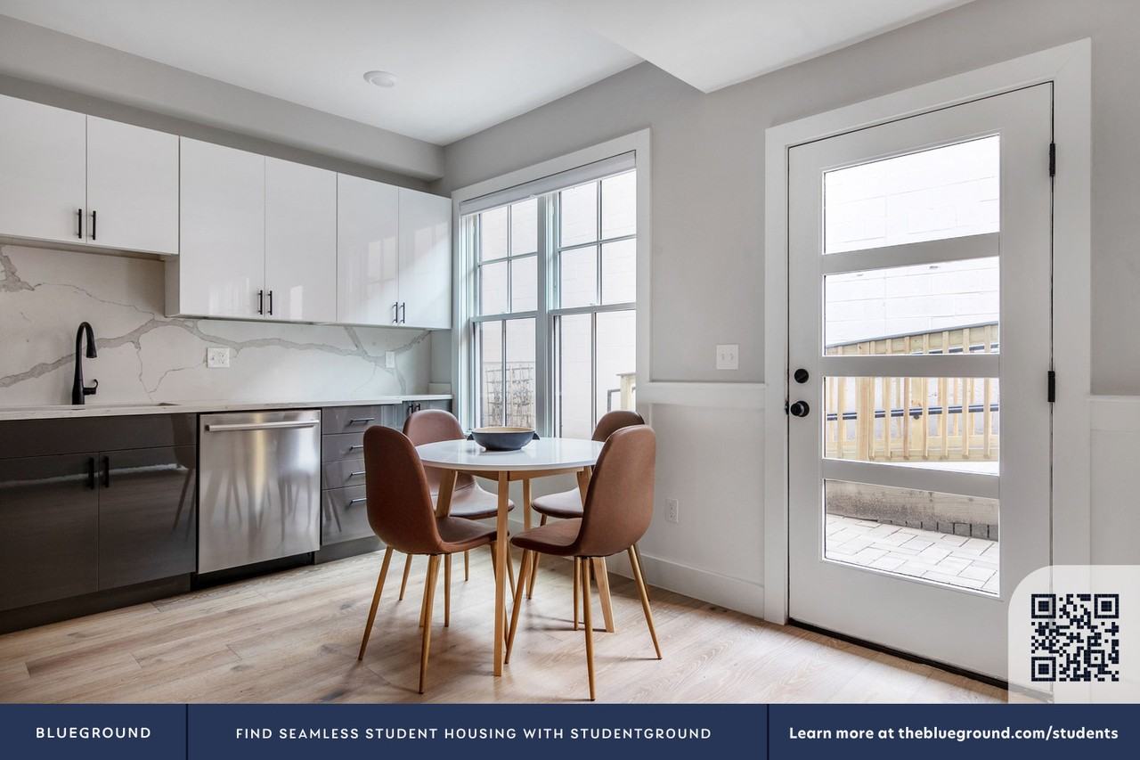 300 Somerville Avenue - Photo 6 of 36