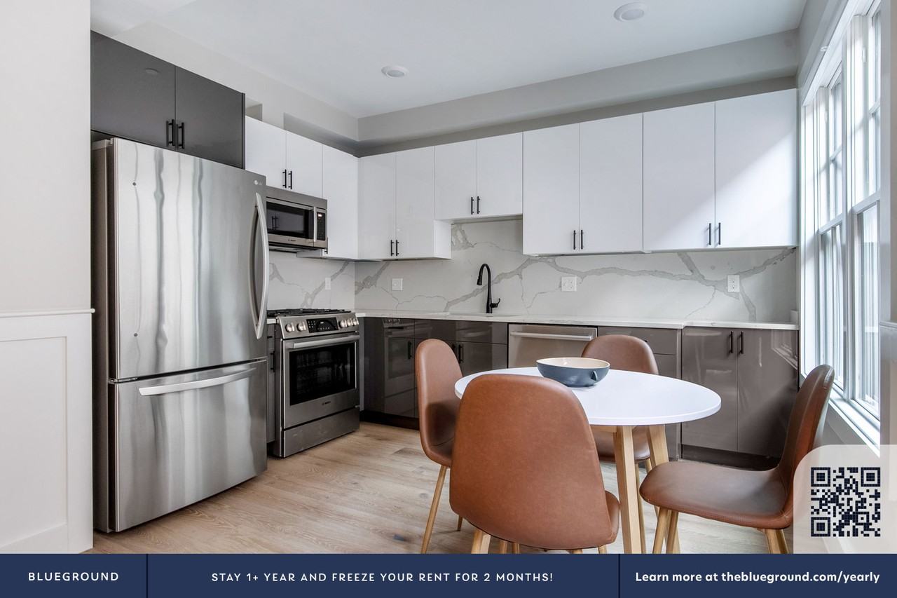 300 Somerville Avenue - Photo 7 of 36