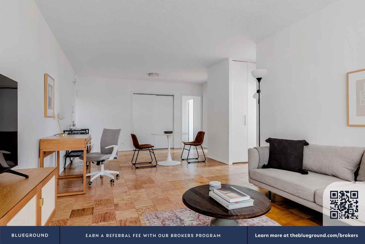 230 West 55th Street - Photo 5 of 26