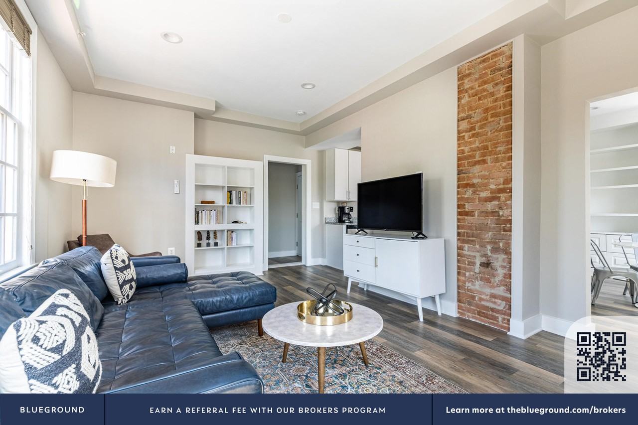 700 Duke Street - Photo 5 of 23