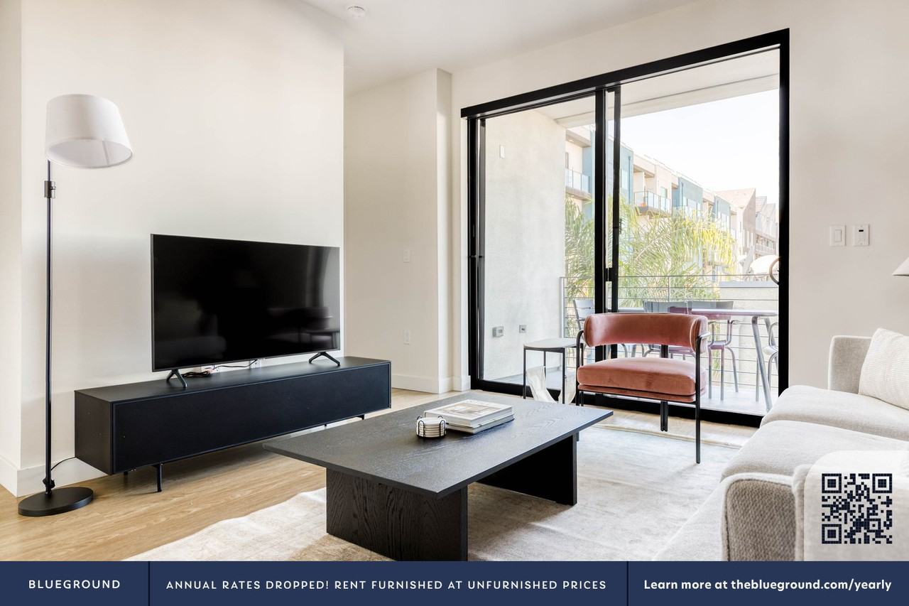 3667 Keystone Avenue - Photo 4 of 41