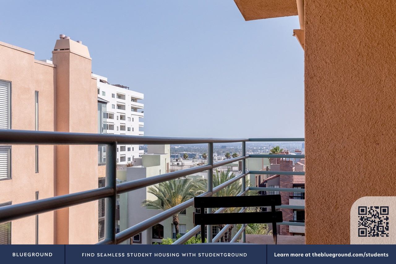 7275 Franklin Avenue - Photo 7 of 65