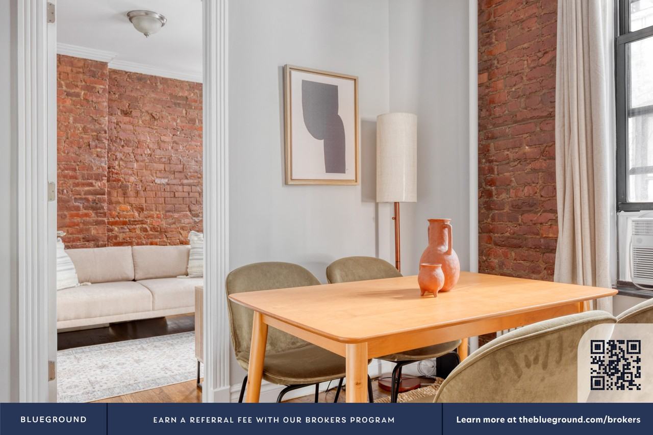 416 E 13th St #824 - Photo 5 of 19