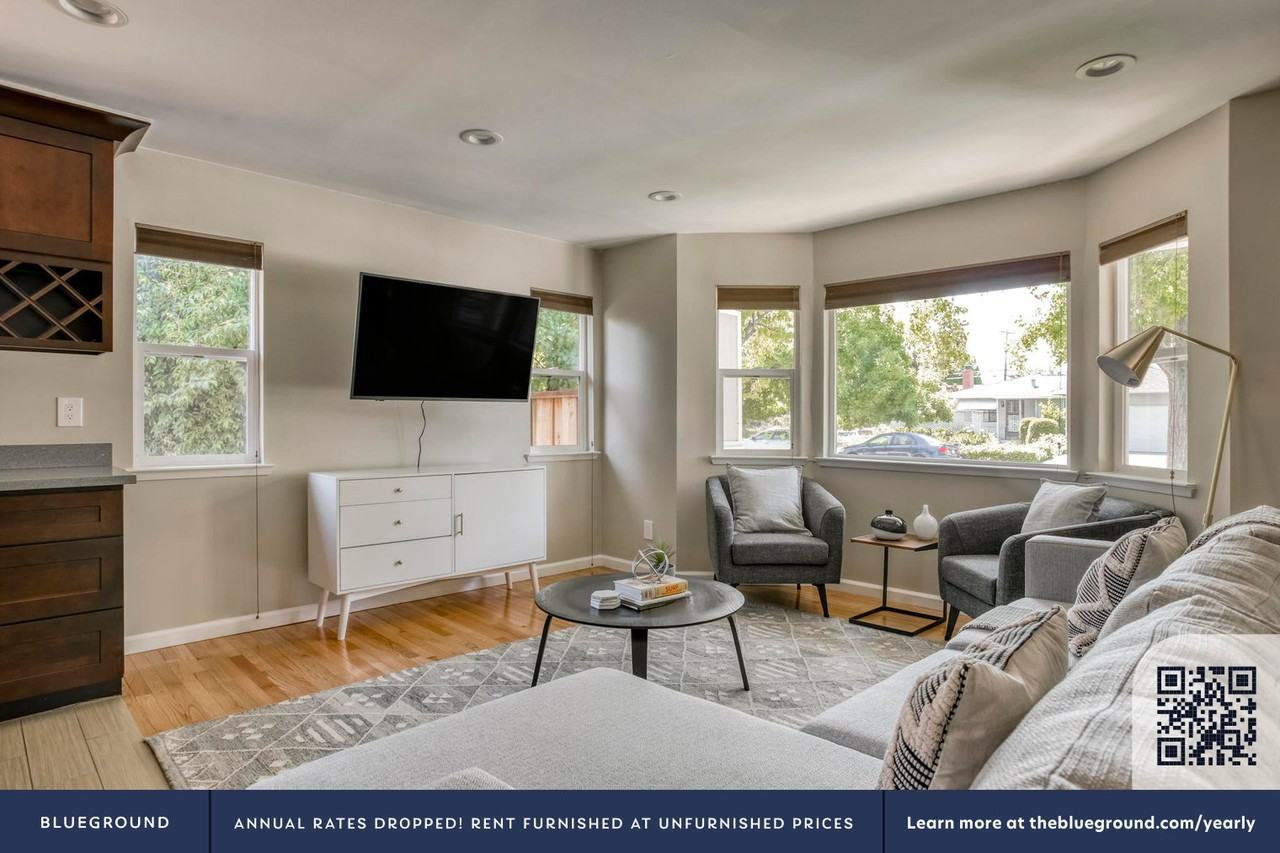 1030 Corvette Dr #1518 - Photo 3 of 24