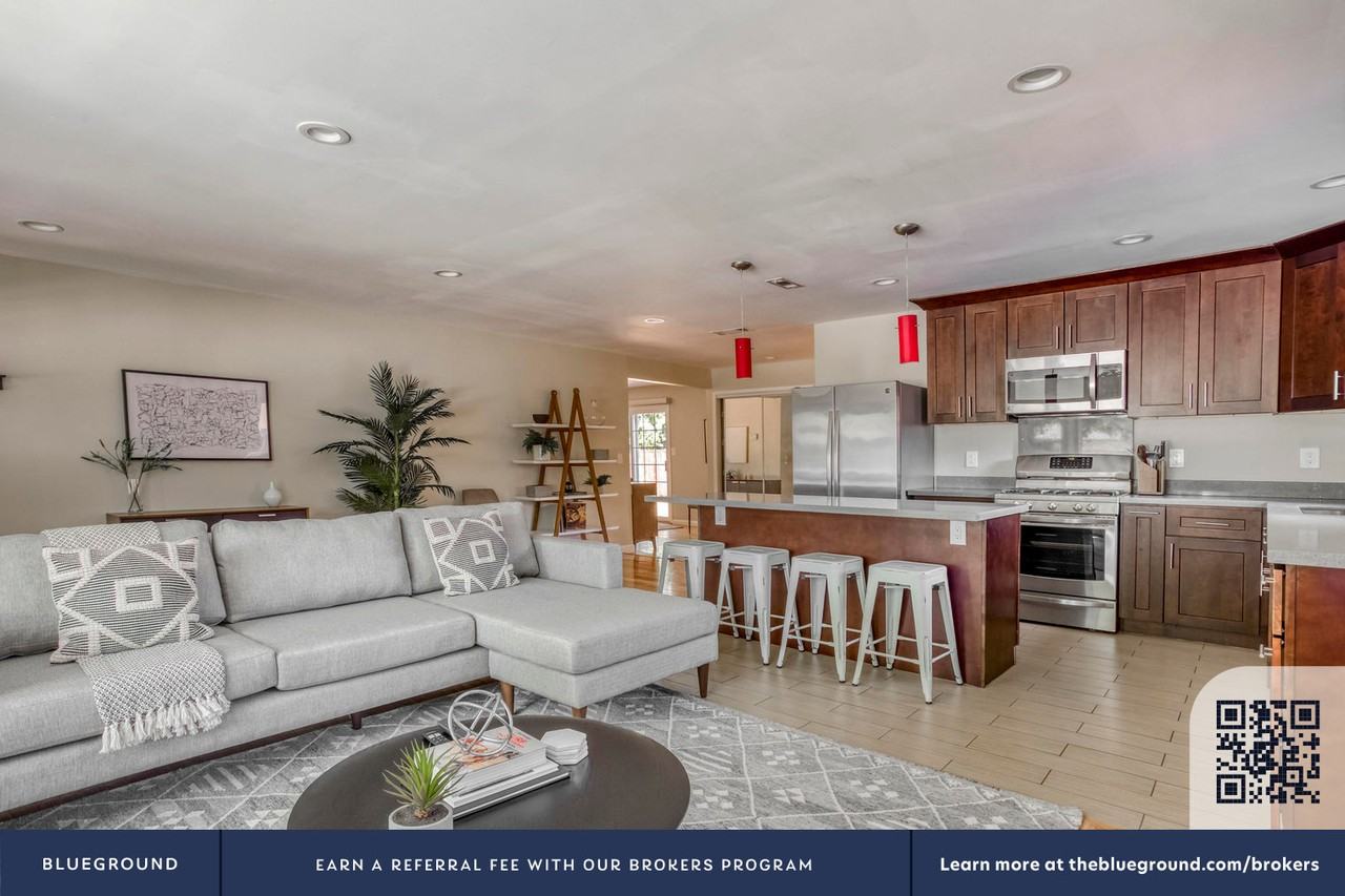 1030 Corvette Dr #1518 - Photo 4 of 24