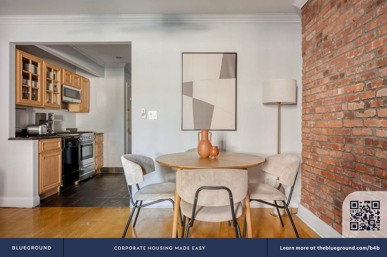 120 Christopher Street - Photo 6 of 26