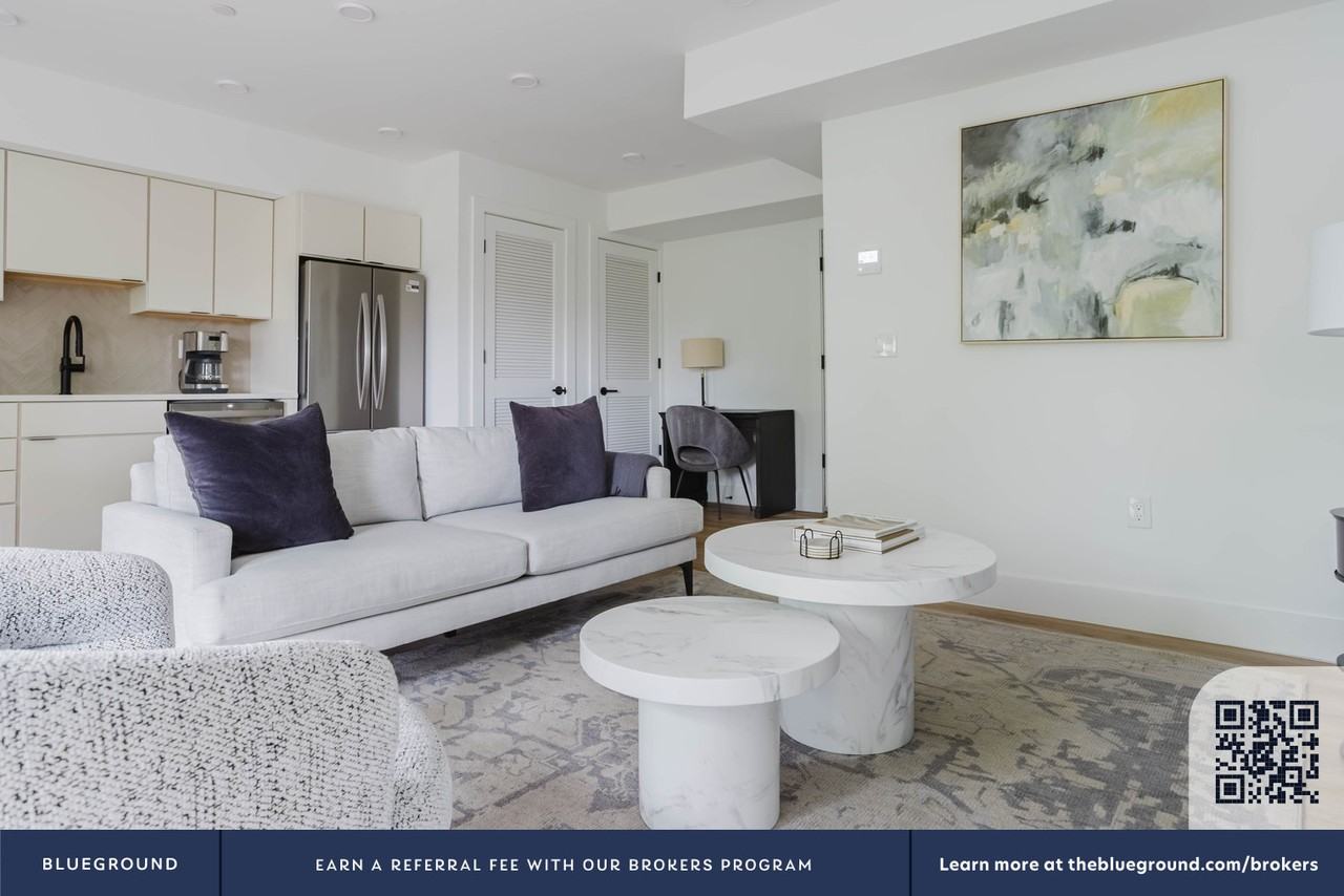 716 L Street Southeast #899 - Photo 5 of 24