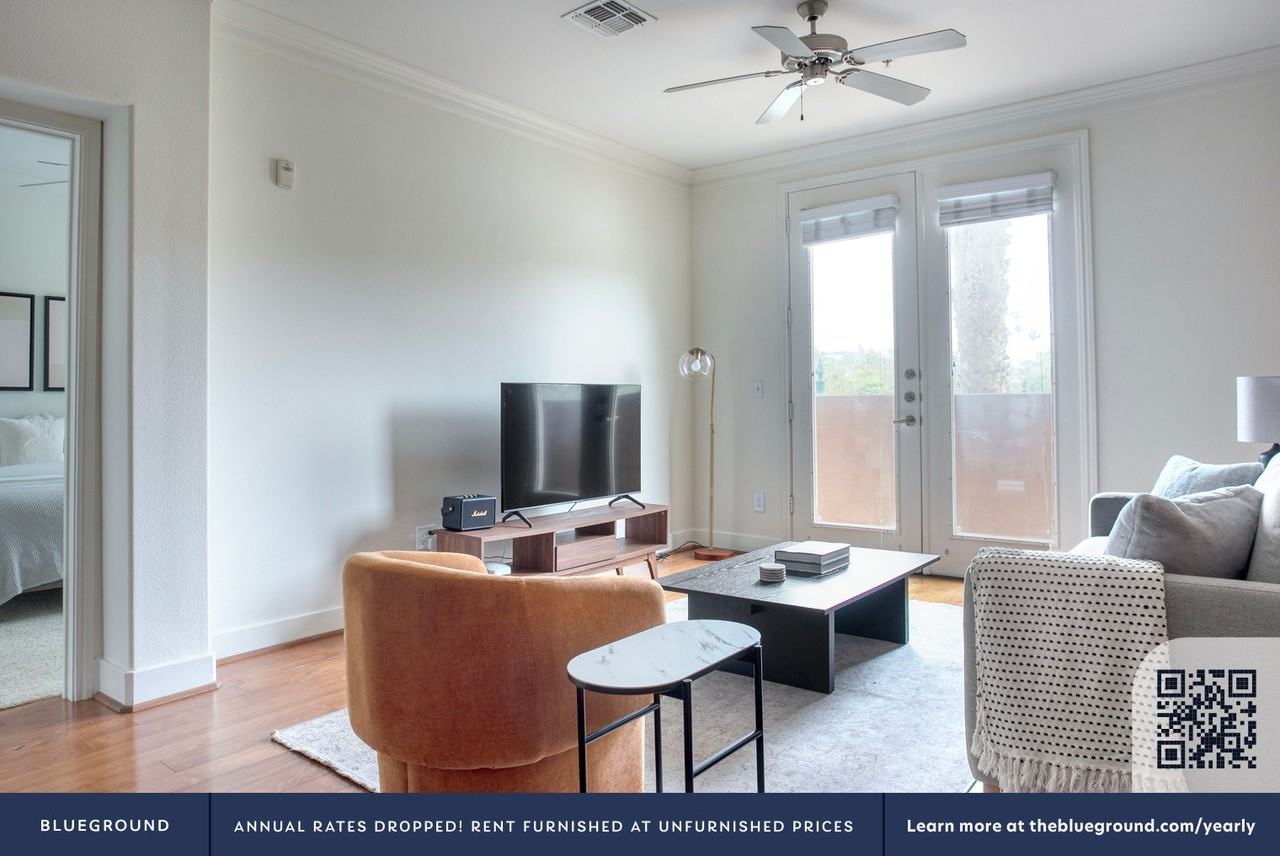 7225 Crescent Park West - Photo 4 of 40