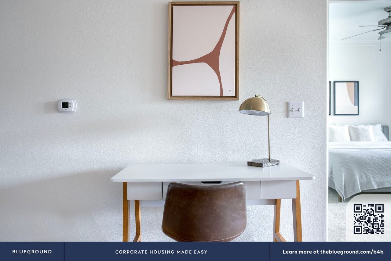 7225 Crescent Park West - Photo 6 of 40