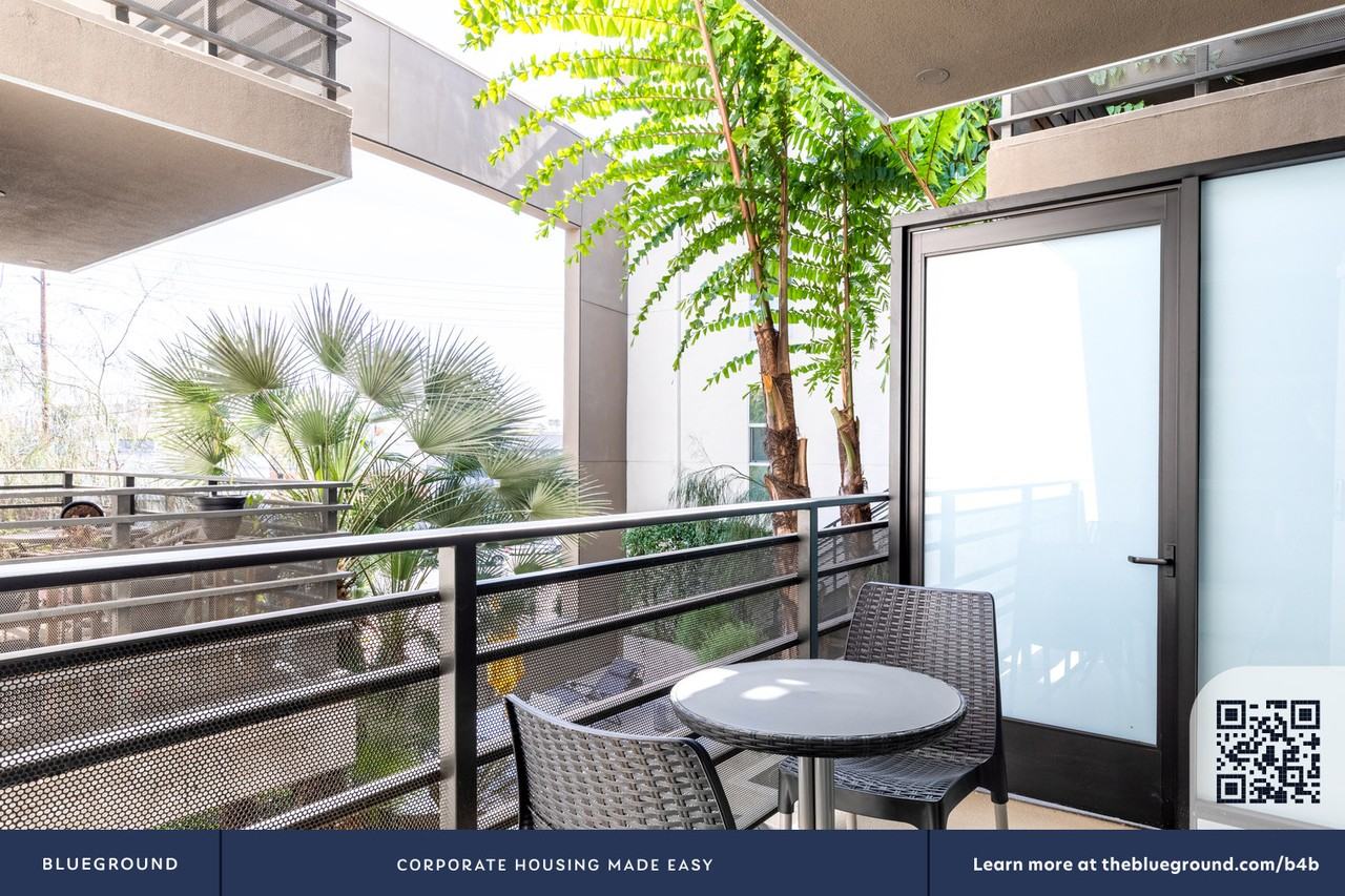 375 N La Cienega Blvd #300 - Photo 6 of 28