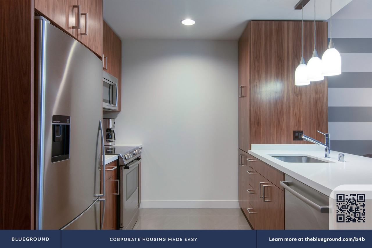 225 S Grand Ave #51 - Photo 6 of 31