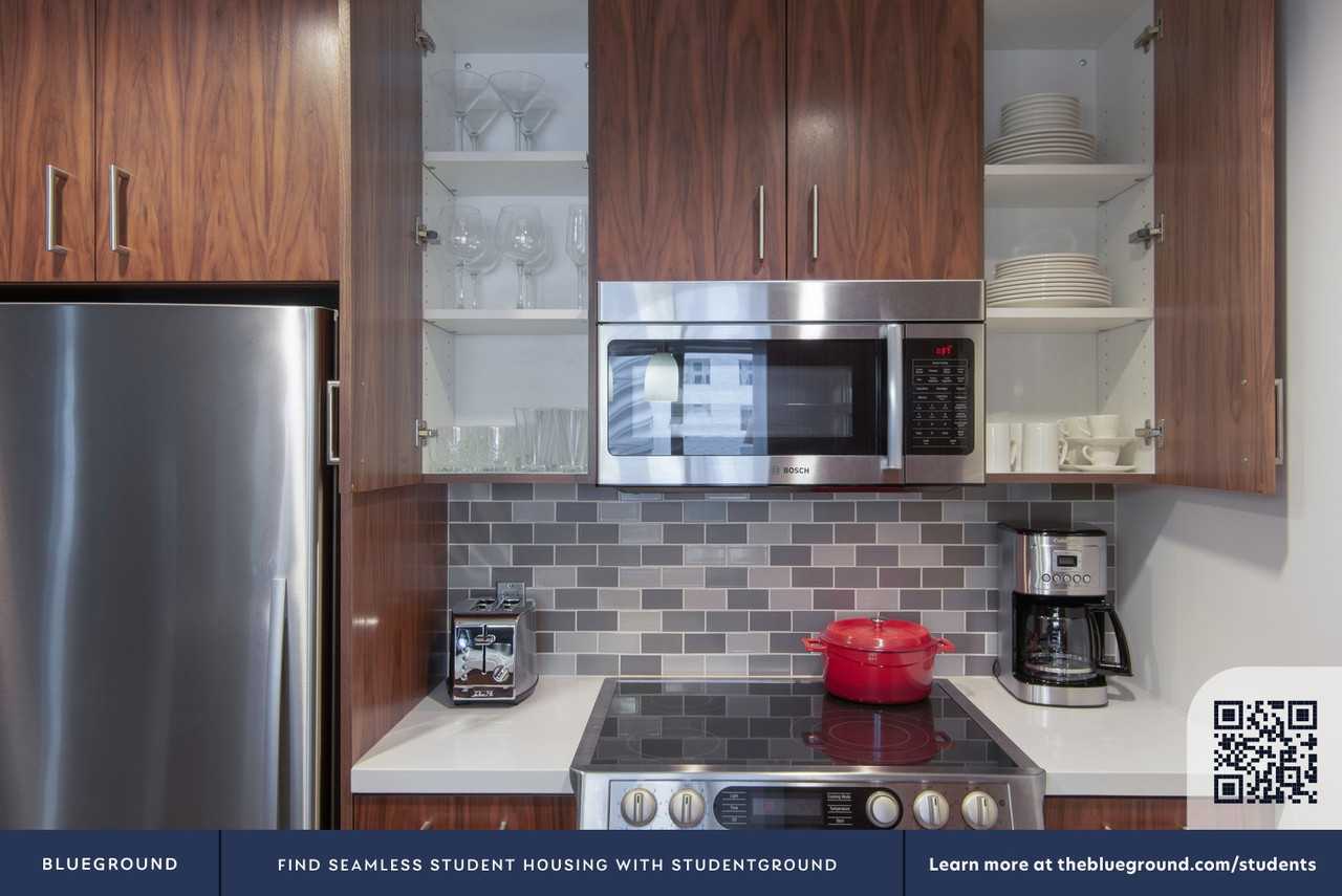 225 S Grand Ave #51 - Photo 7 of 31