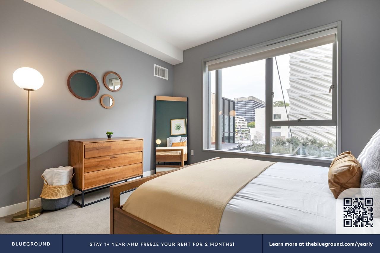 225 S Grand Ave #51 - Photo 7 of 30