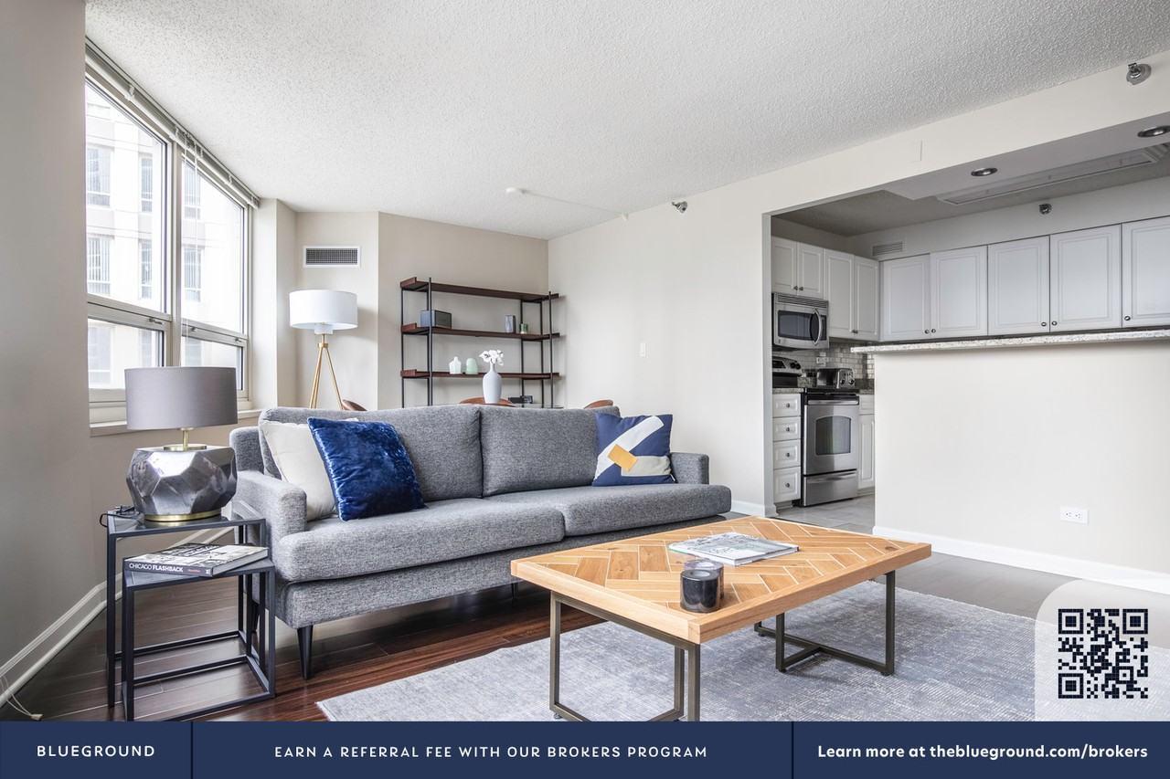 750 North Rush Street - Photo 4 of 36