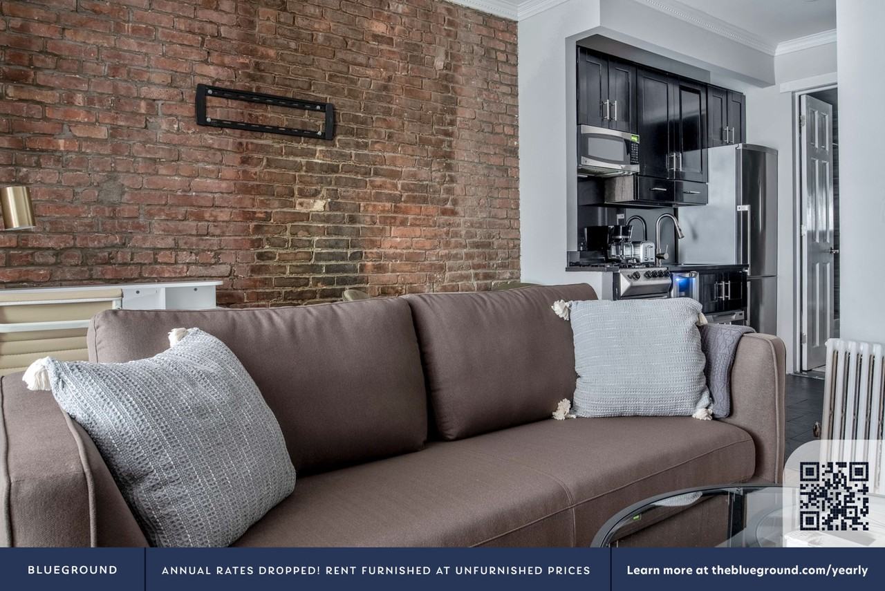 118 Christopher Street - Photo 4 of 115