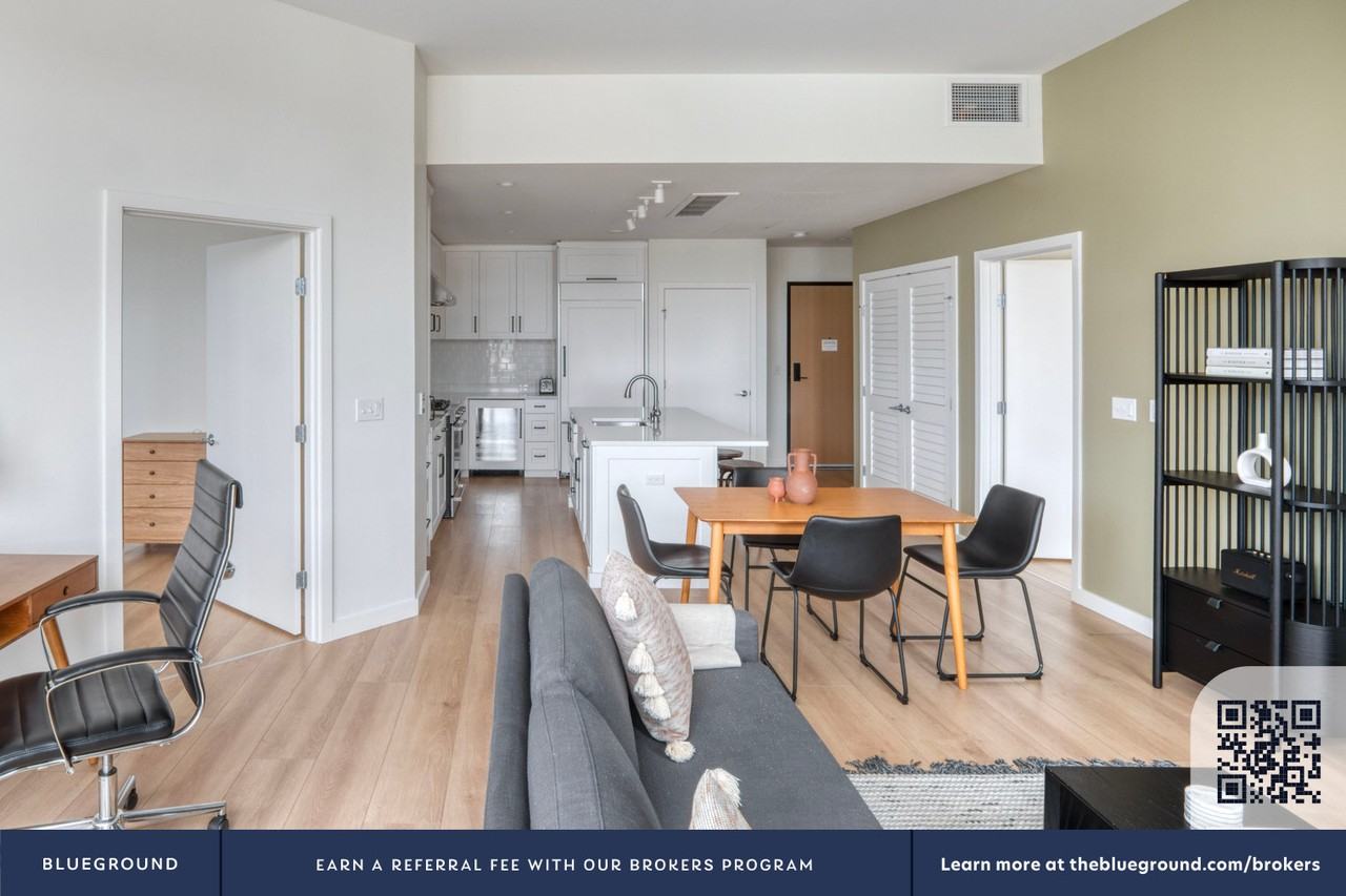 630 Boren Ave N #554 - Photo 4 of 50