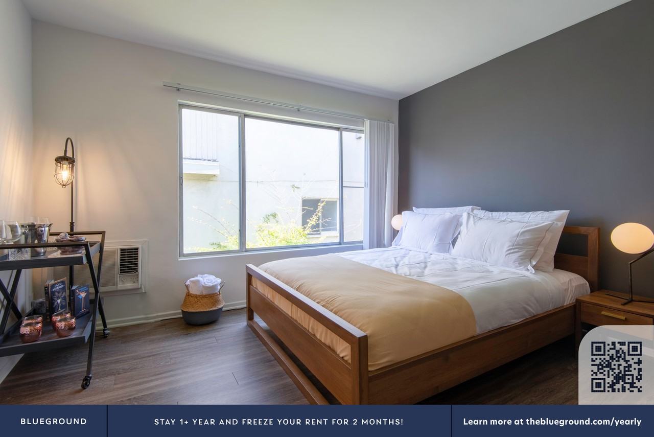 11611 Chenault St #60 - Photo 7 of 27