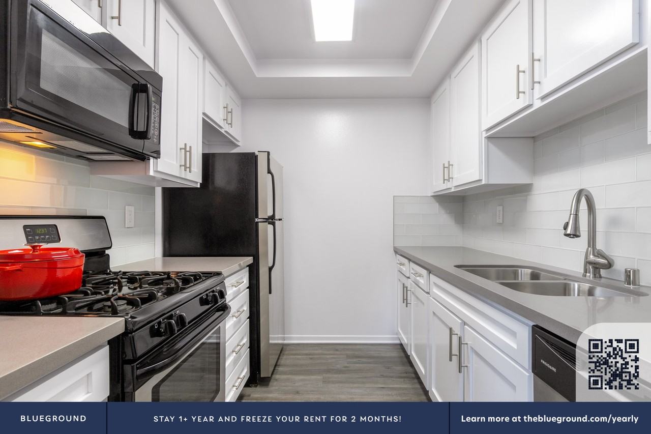 960 North Alfred Street - Photo 7 of 21