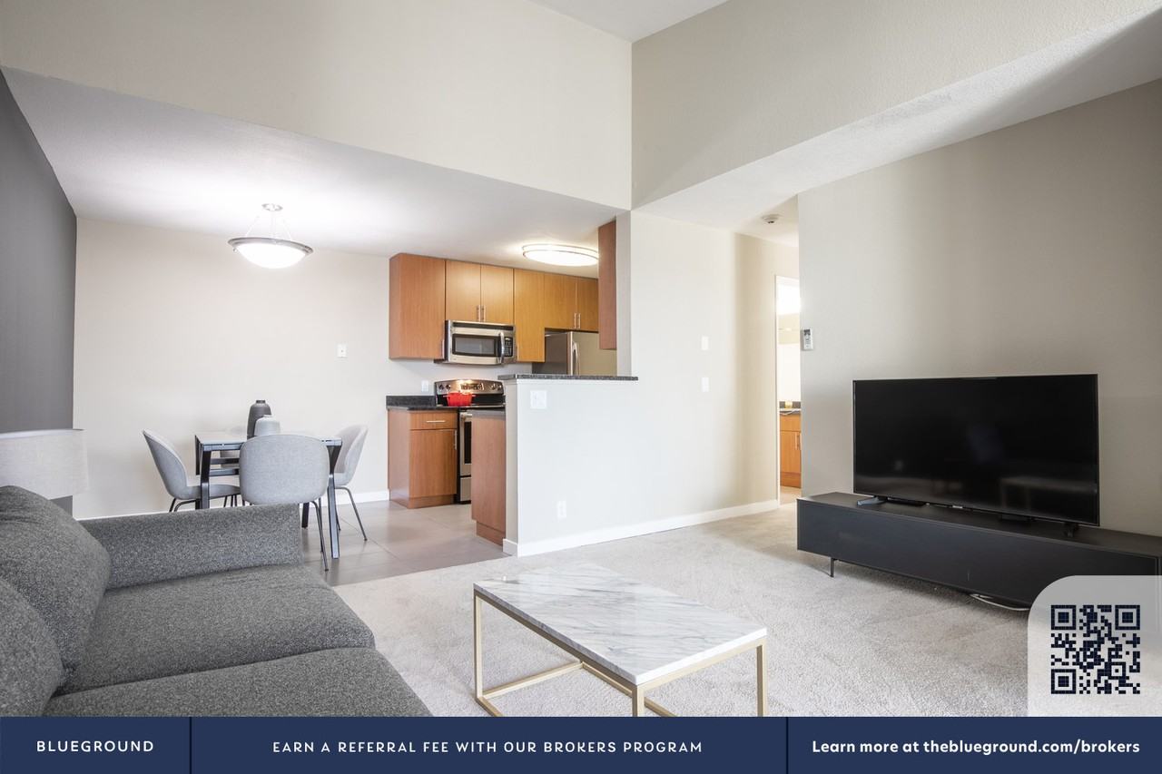 1050 Benton Street - Photo 5 of 23