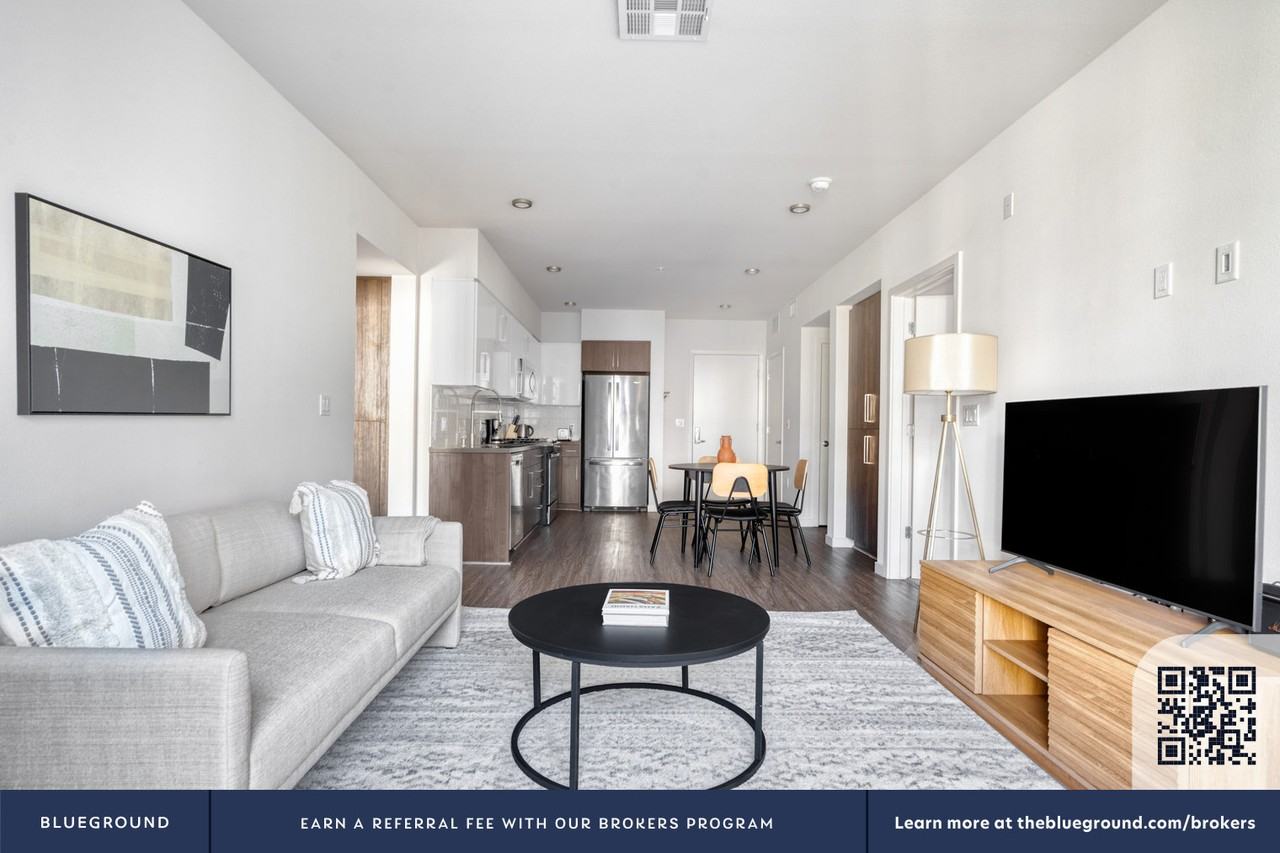650 East Capitol Avenue - Photo 4 of 44