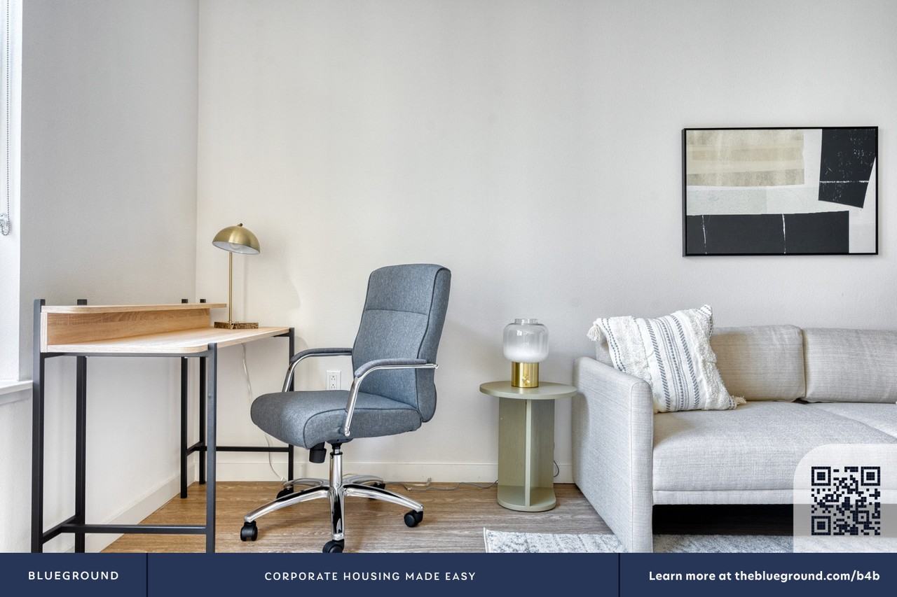 650 East Capitol Avenue - Photo 5 of 44