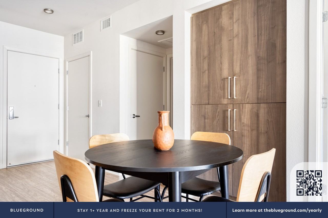 650 East Capitol Avenue - Photo 7 of 44