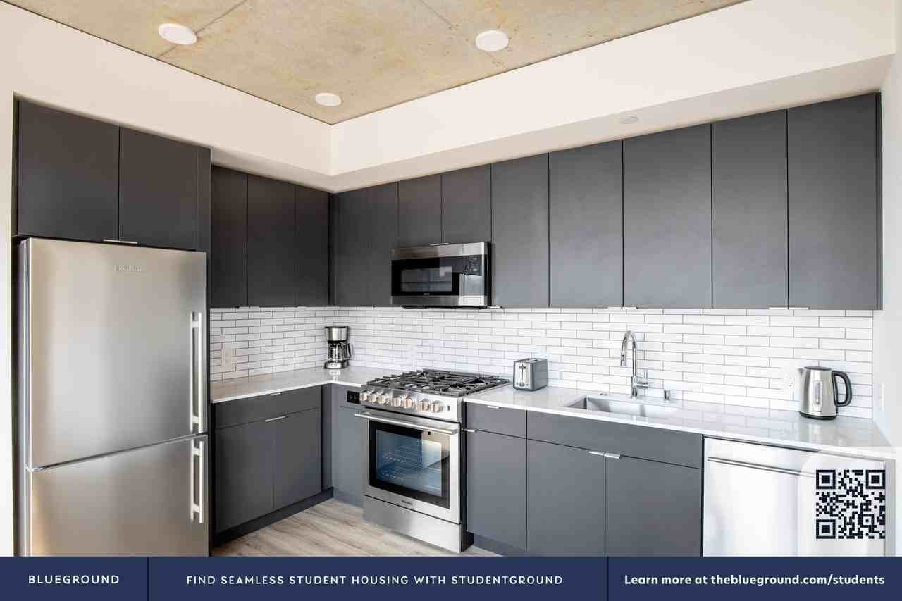 210 8th Avenue North - Photo 7 of 44