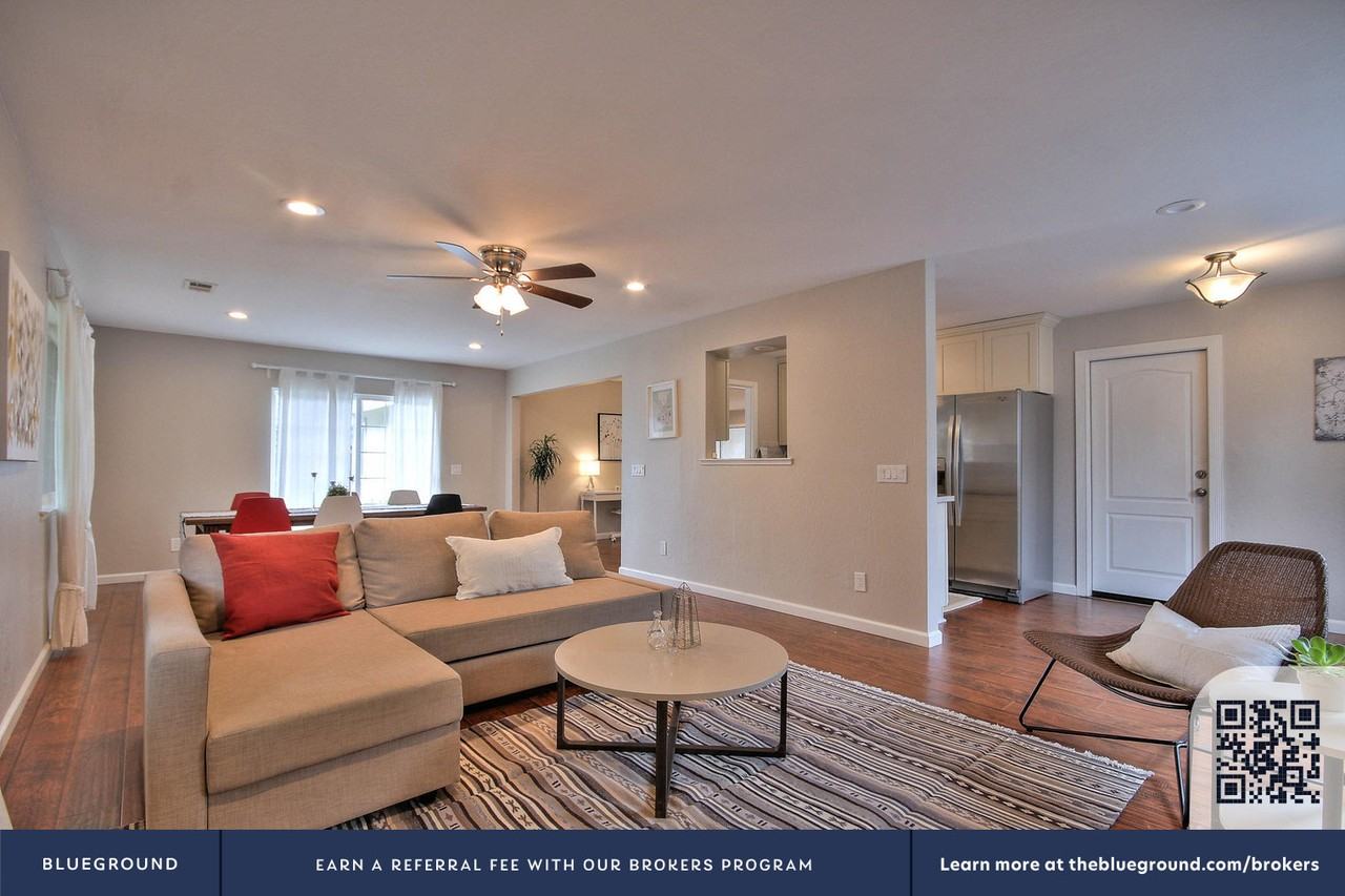 2346 Fatjo Pl #1578 - Photo 4 of 24