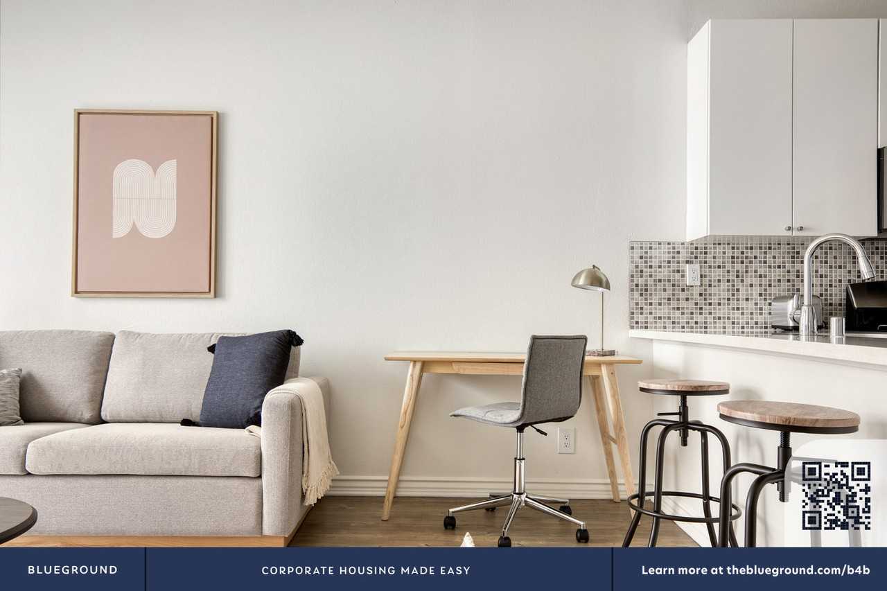 10925 Bluffside Dr #628 - Photo 5 of 35